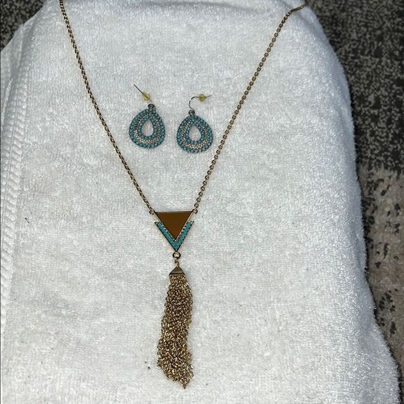 Elegant Gold and Turquoise Jewelry Set - Picture 1 of 3